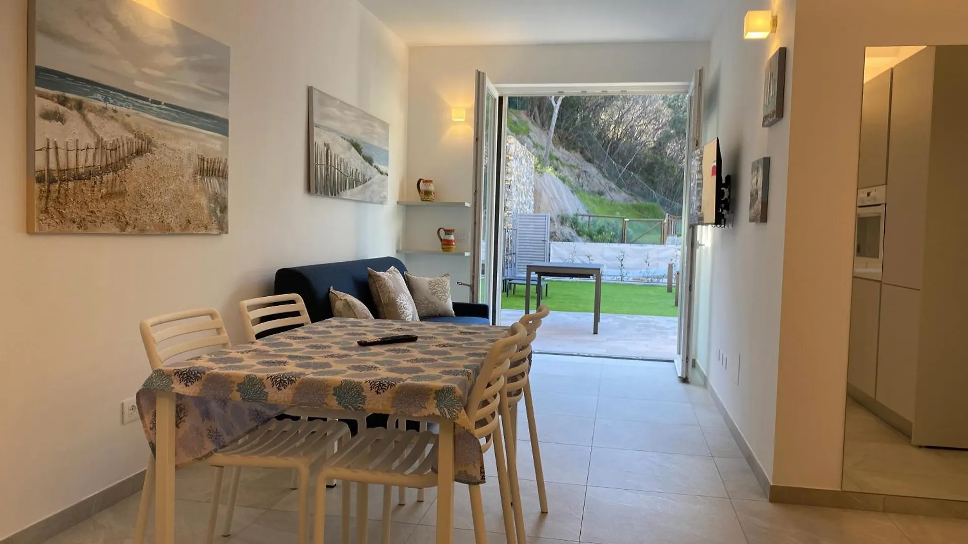Luxury Blue Paradise Alassio 0*,