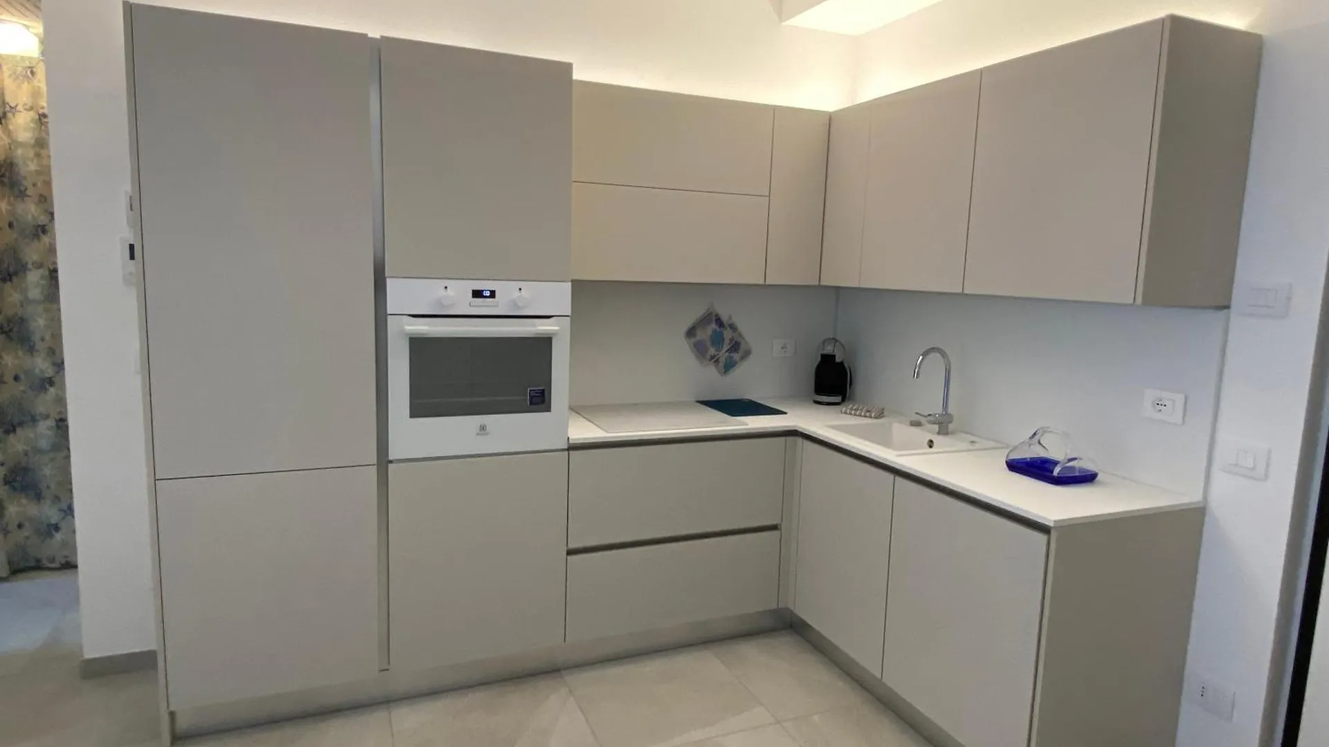 Luxury Blue Paradise Alassio 0*,